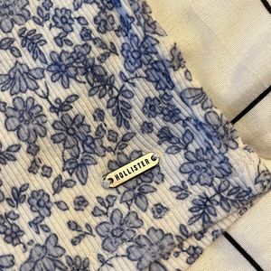 Hollister Flower Crop; Size XS
